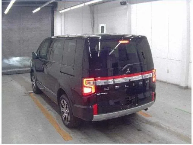 Mitsubishi Delica D:5 2023 — миниатюра 2
