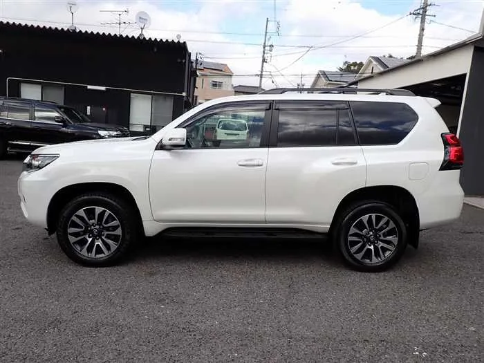 Toyota Land Cruiser Prado TX-L 2023 — миниатюра 2