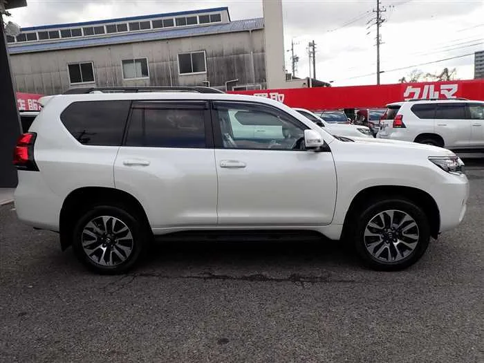 Toyota Land Cruiser Prado TX-L 2023 — миниатюра 3