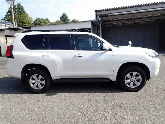 Toyota Land Cruiser Prado TX-L 2023 — миниатюра 3
