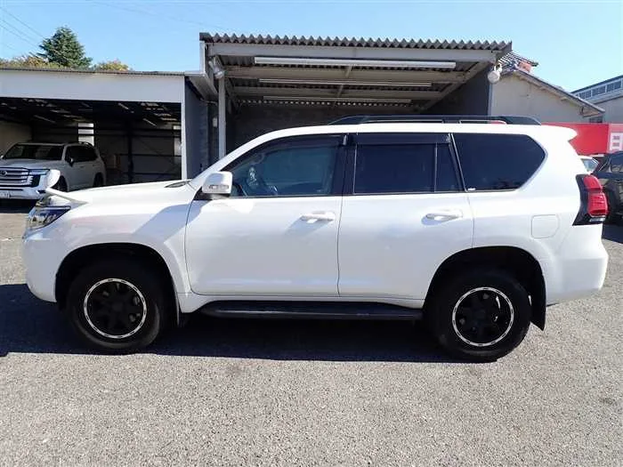 Toyota Land Cruiser Prado TX 2022 — миниатюра 2