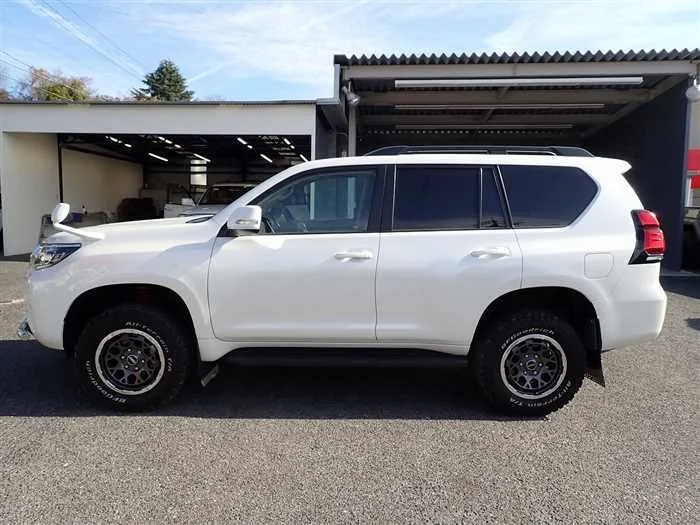 Toyota Land Cruiser Prado TX-L 2022 — миниатюра 2