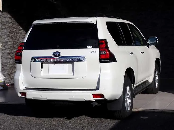 Toyota Land Cruiser Prado TX 2022 — миниатюра 5