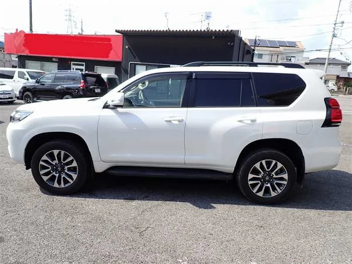 Toyota Land Cruiser Prado TX-L 2022 — миниатюра 2