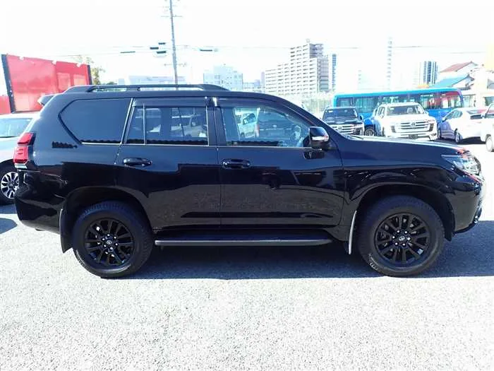 Toyota Land Cruiser Prado TX-L Anniversary Limited 2022 — миниатюра 3