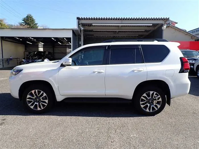 Toyota Land Cruiser Prado TX-L 2022 — миниатюра 2
