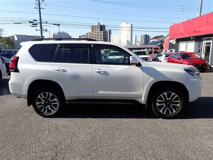 Toyota Land Cruiser Prado TX-L 2022 — миниатюра 3