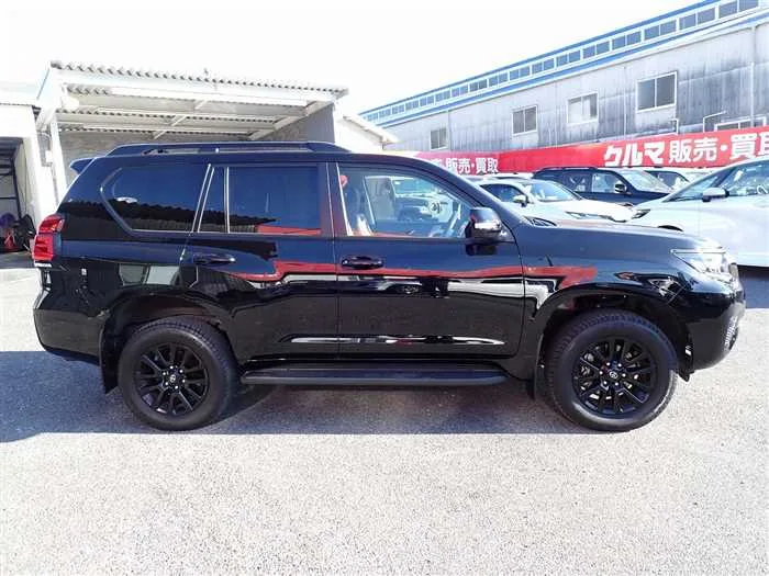 Toyota Land Cruiser Prado TX-L Anniversary Limited 2022 — миниатюра 3