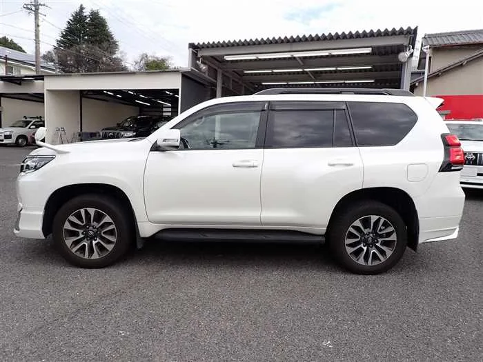 Toyota Land Cruiser Prado TX-L 2023 — миниатюра 2