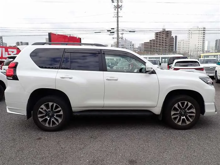 Toyota Land Cruiser Prado TX-L 2023 — миниатюра 3