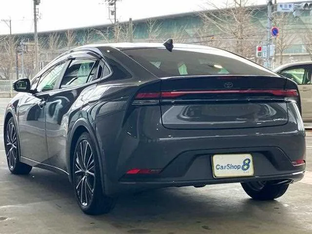 Toyota Prius 2023 — миниатюра 2