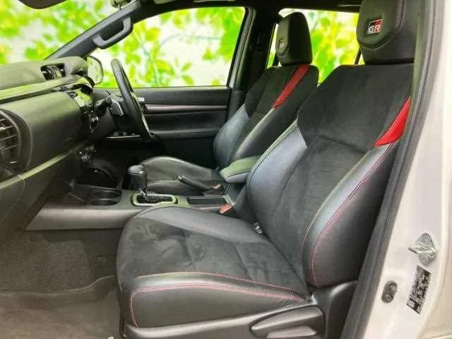 Toyota Hilux 2023 — миниатюра 3