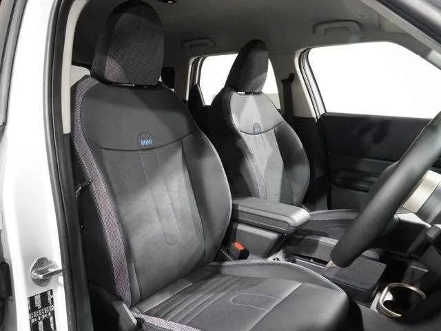 BMW MINI 2024 — миниатюра 5