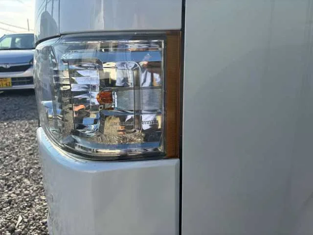 Toyota Hiace Van 2023 — миниатюра 4