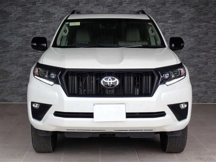 Toyota Land Cruiser Prado TX-L Matte Black Edition 2023 — миниатюра 5