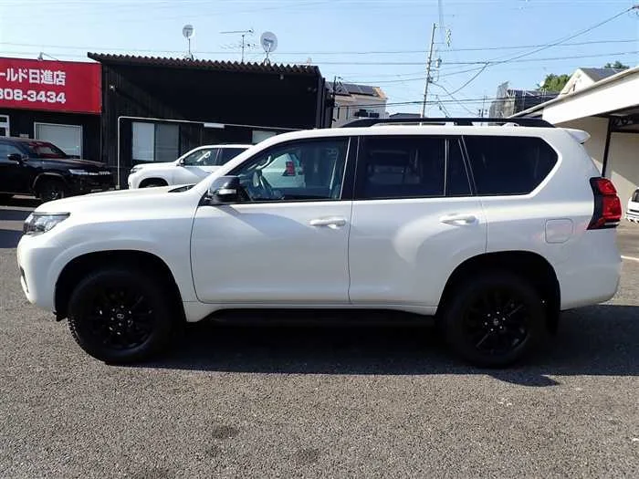 Toyota Land Cruiser Prado TX-L Matte Black Edition 2023 — миниатюра 2
