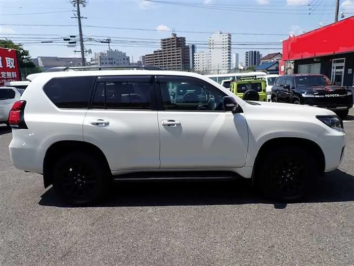 Toyota Land Cruiser Prado TX-L Matte Black Edition 2023 — миниатюра 3