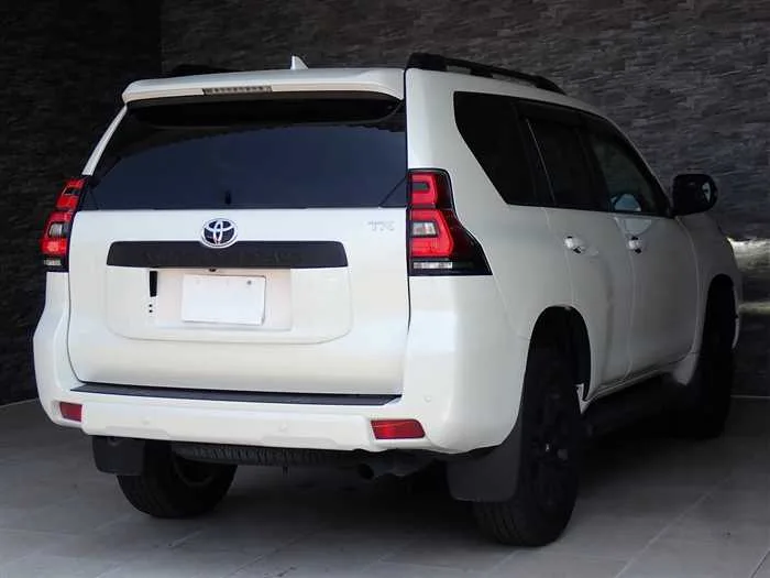 Toyota Land Cruiser Prado TX-L Matte Black Edition 2023 — миниатюра 5