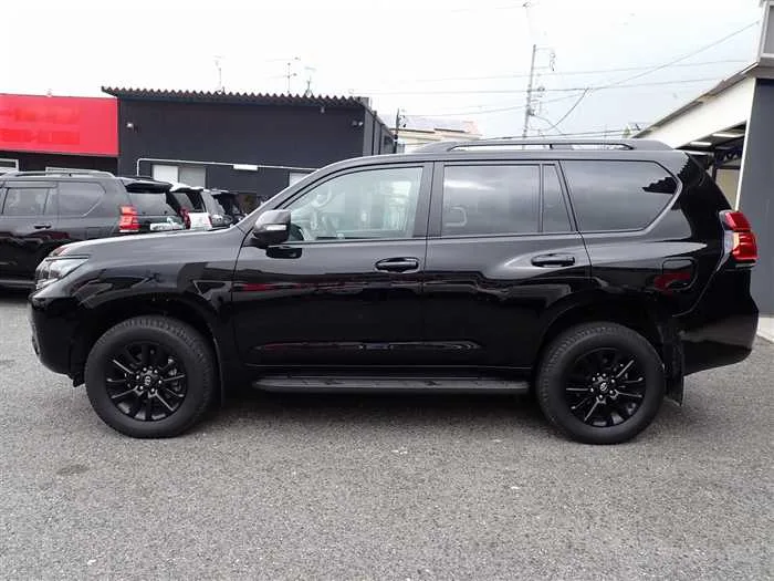 Toyota Land Cruiser Prado TX-L Matte Black Edition 2023 — миниатюра 2