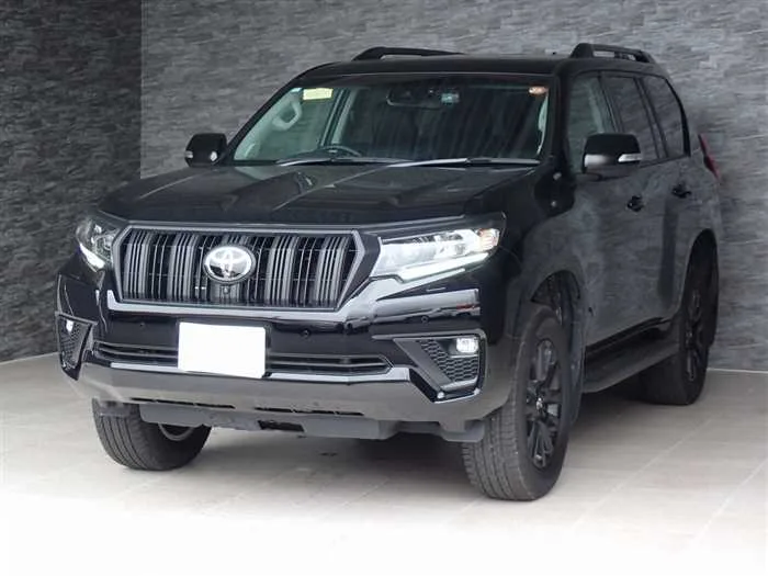 Toyota Land Cruiser Prado TX-L Matte Black Edition 2023 — фото 1, купить с доставкой в Москву