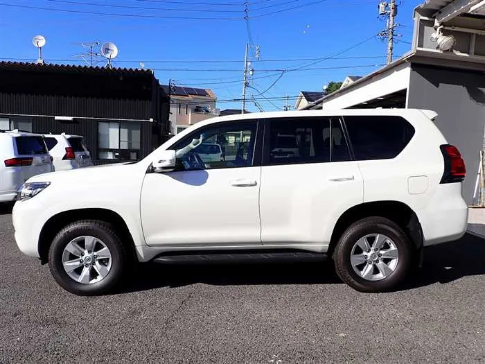 Toyota Land Cruiser Prado TX-L 2023 — миниатюра 2