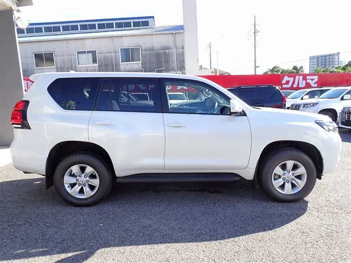 Toyota Land Cruiser Prado TX-L 2023 — миниатюра 3