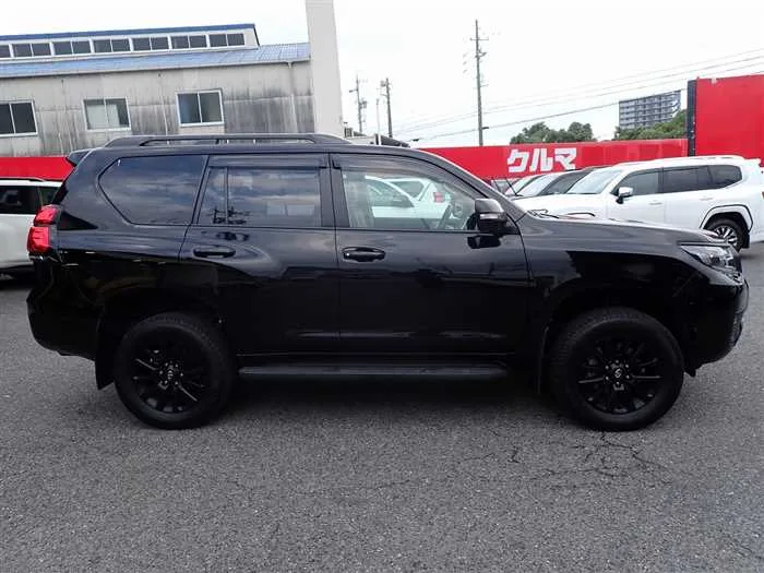 Toyota Land Cruiser Prado TX-L Matte Black Edition 2023 — миниатюра 3