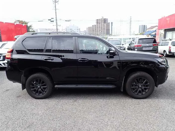 Toyota Land Cruiser Prado TX-L Matte Black Edition 2023 — миниатюра 3