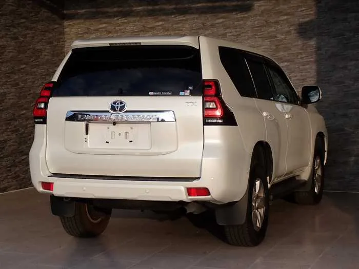 Toyota Land Cruiser Prado TX 2023 — миниатюра 5