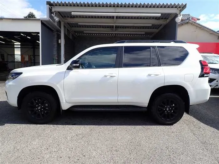 Toyota Land Cruiser Prado TX-L Matte Black Edition 2023 — миниатюра 2