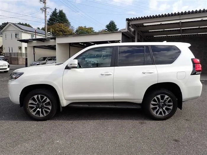 Toyota Land Cruiser Prado TX-L 2023 — миниатюра 2