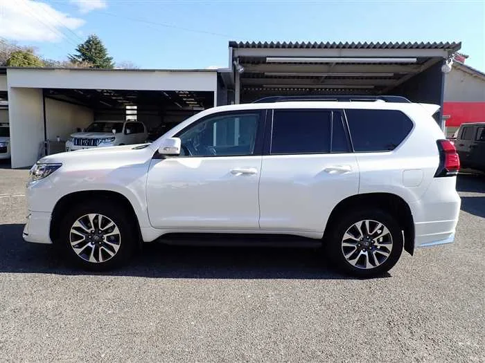 Toyota Land Cruiser Prado TX-L 2023 — миниатюра 2
