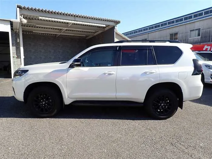 Toyota Land Cruiser Prado TX-L Matte Black Edition 2023 — миниатюра 2