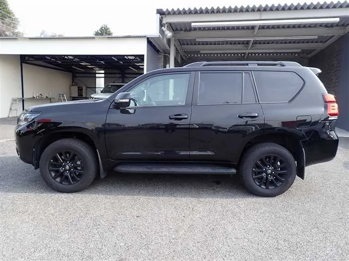 Toyota Land Cruiser Prado TX-L Matte Black Edition 2023 — миниатюра 2