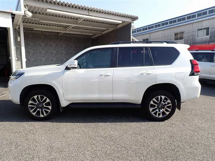 Toyota Land Cruiser Prado TX-L 2023 — миниатюра 2