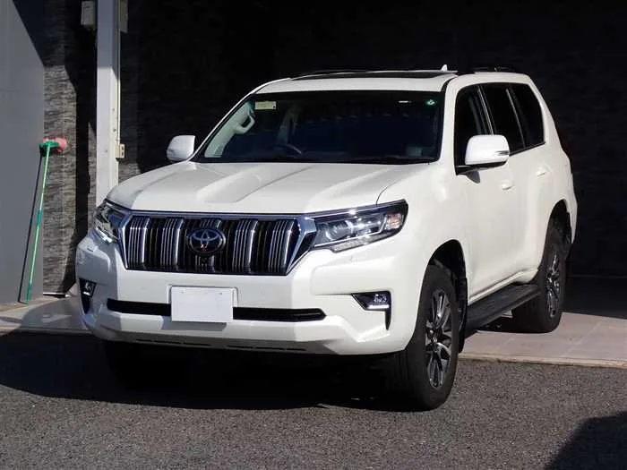 Toyota Land Cruiser Prado TX-L 2023 — фото 1, купить с доставкой в Москву