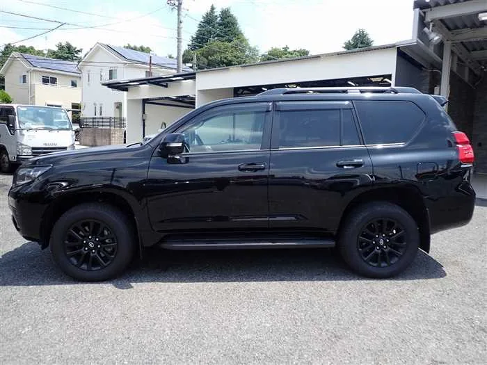 Toyota Land Cruiser Prado TX-L Matte Black Edition 2023 — миниатюра 2