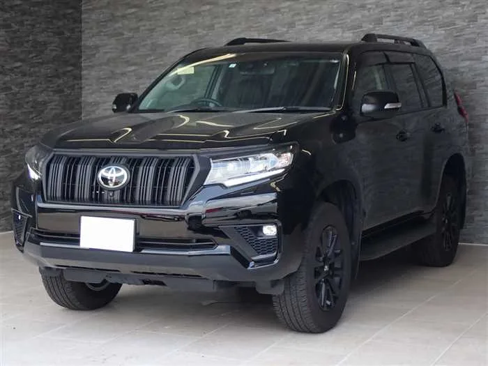 Toyota Land Cruiser Prado TX-L Matte Black Edition 2023 — фото 1, купить с доставкой в Москву