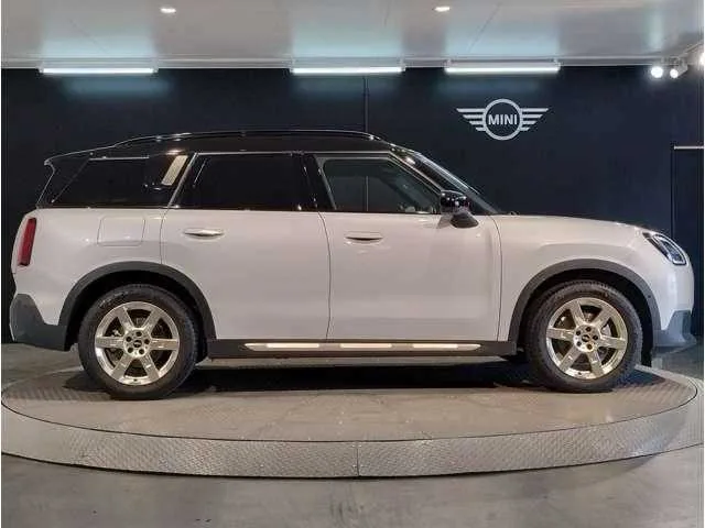 BMW MINI 2025 — миниатюра 4