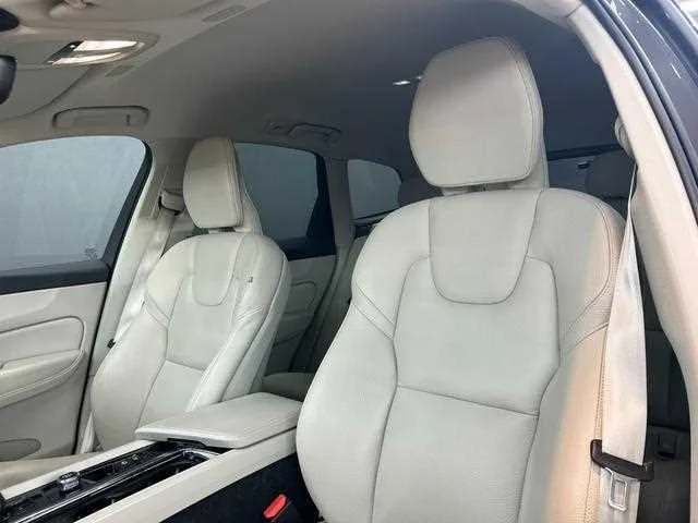Volvo XC60 2022 — миниатюра 2