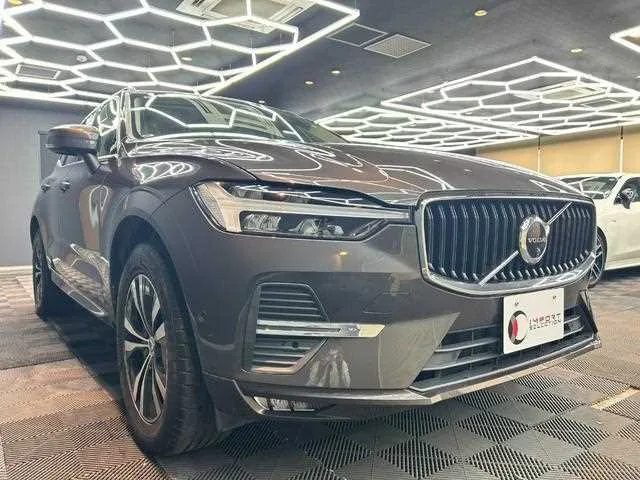 Volvo XC60 2022 — миниатюра 3