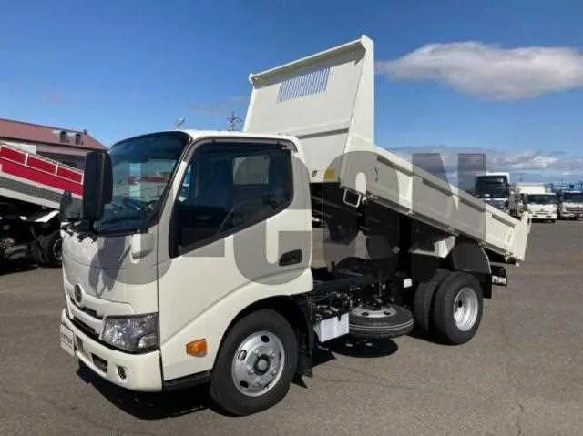 Hino Dutro 2024 — фото 1, купить с доставкой в Москву