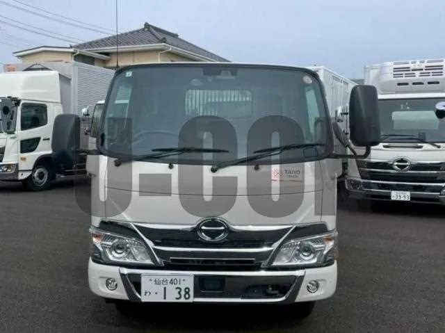 Hino Dutro 2024 — миниатюра 2