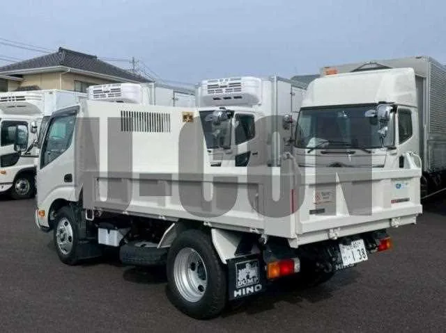 Hino Dutro 2024 — миниатюра 3