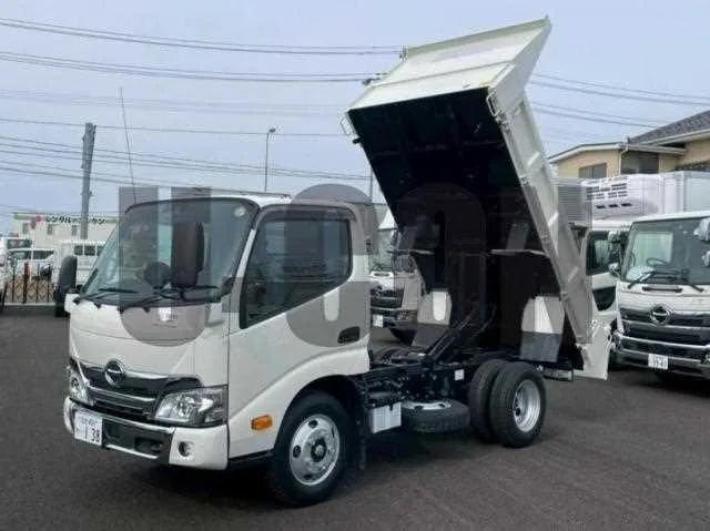 Hino Dutro 2024 — фото 1, купить с доставкой в Москву