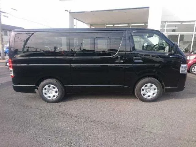 Toyota Hiace Van 2022 — миниатюра 4