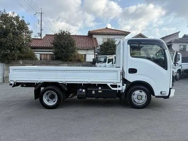 Isuzu Elf Truck 2023 — миниатюра 5