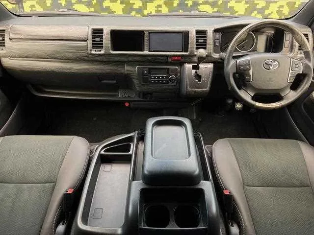 Toyota Hiace Van 2022 — миниатюра 2