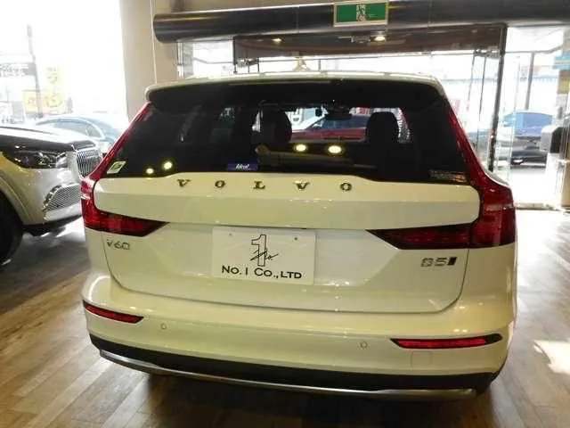 Volvo V60 2025 — миниатюра 5