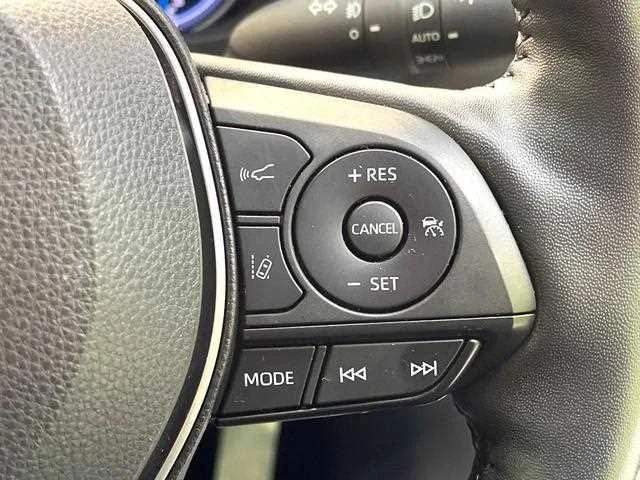 Toyota RAV4 2022 — миниатюра 3